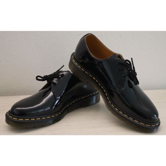 Dr. Martens Model 10084 Women’s Sz 11 Air Wair Black Patent Leather Oxfords $140 - Picture 1 of 9